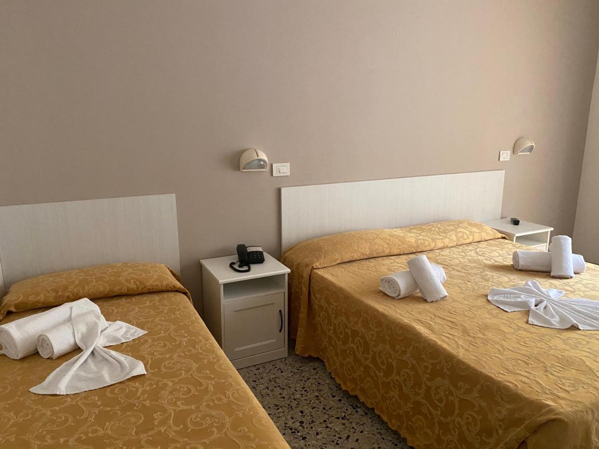 Hotel Modenese Riccione Exterior photo