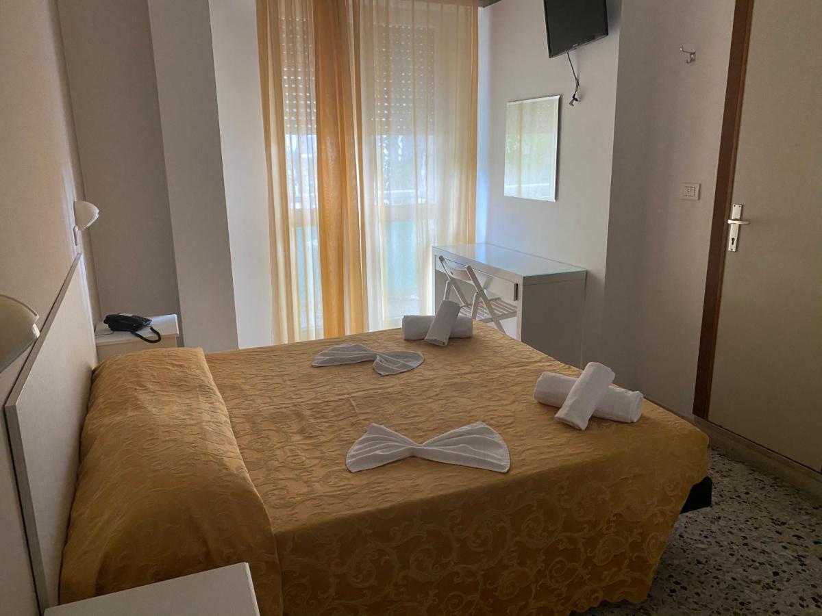 Hotel Modenese Riccione Exterior photo