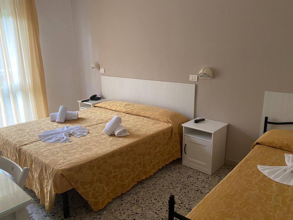 Hotel Modenese Riccione Exterior photo