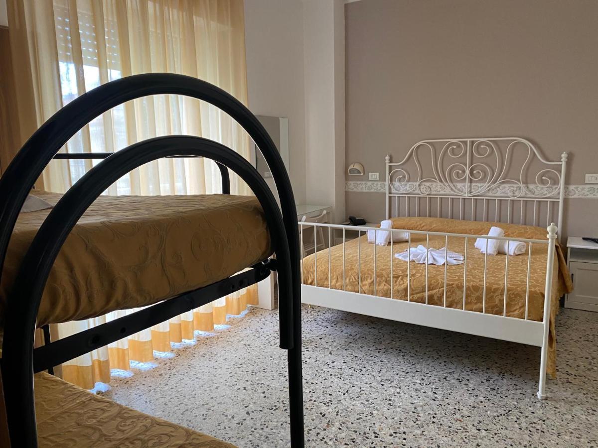 Hotel Modenese Riccione Exterior photo