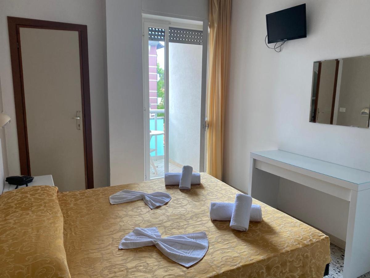 Hotel Modenese Riccione Exterior photo