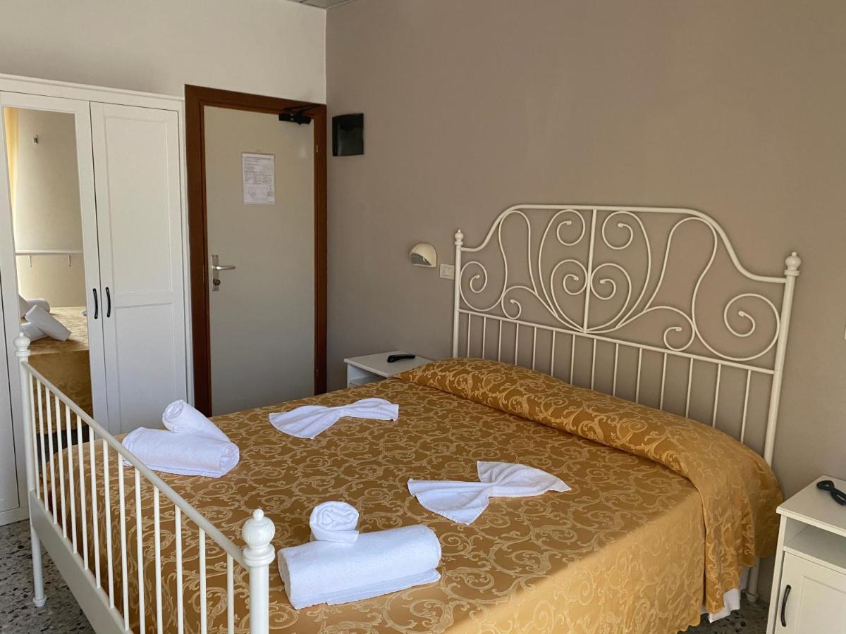 Hotel Modenese Riccione Exterior photo